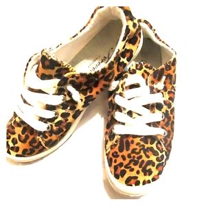 Leopard print tennis shoes